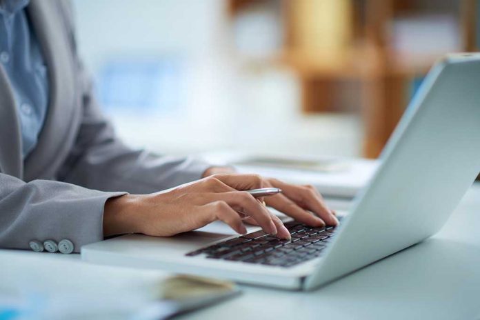 7-Ways-to-Protect-Yourself-Online 7 Ways to Protect Yourself Online