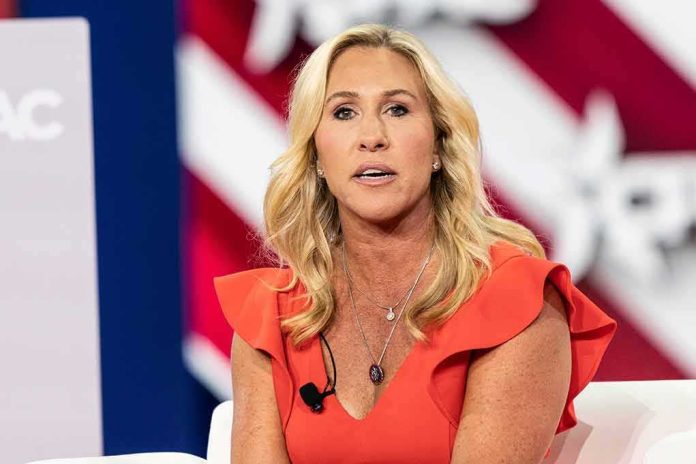 shutterstock_2186937079.jpg greene