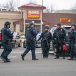 DEADLY Shooting – 7 Killed, Including Unborn Baby! Police officers gathered outside King Soopers grocery store.