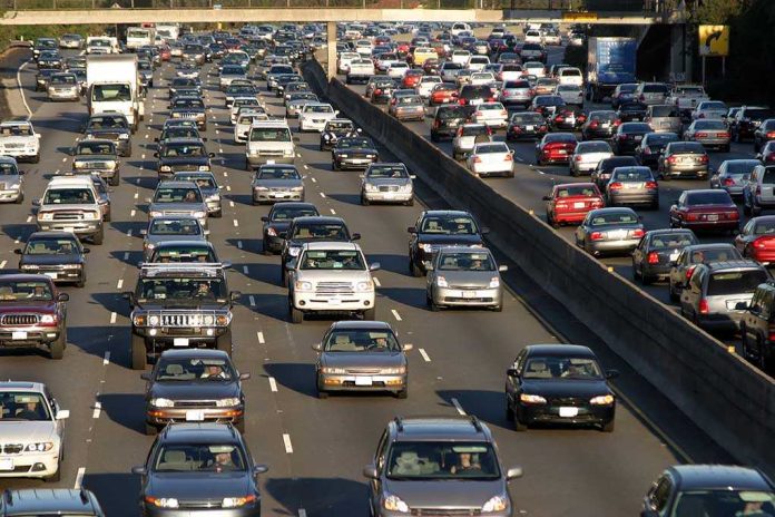 shutterstock_2916753 A busy highway filled with cars in a traffic jam
